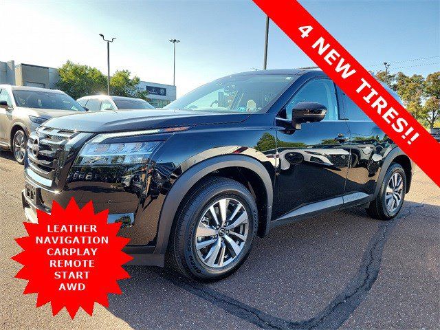 2023 Nissan Pathfinder SL