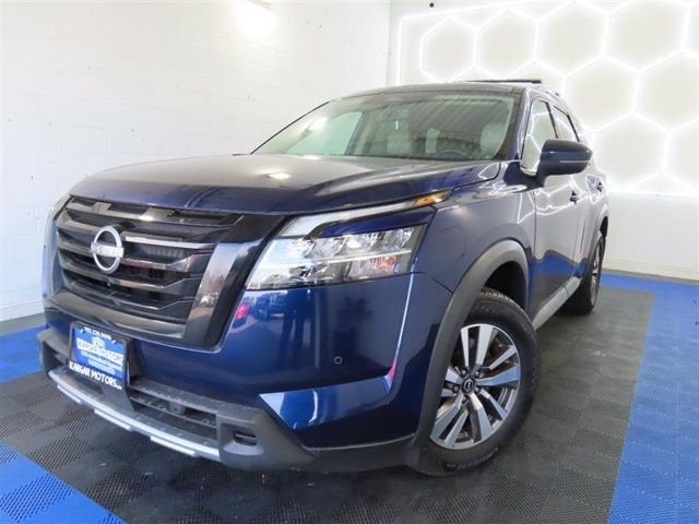 2023 Nissan Pathfinder SL