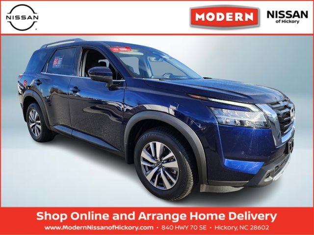 2023 Nissan Pathfinder SL