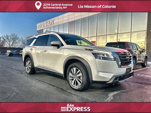 2023 Nissan Pathfinder SL