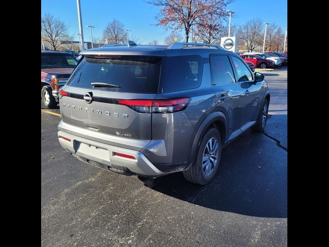 2023 Nissan Pathfinder SL