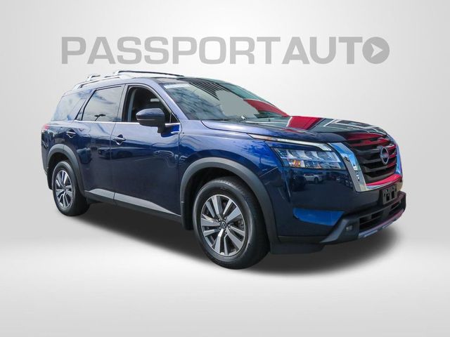 2023 Nissan Pathfinder SL