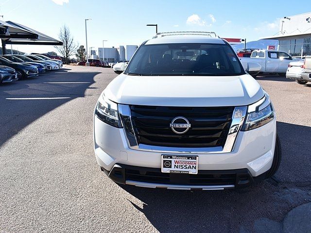 2023 Nissan Pathfinder SL