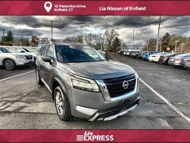 2023 Nissan Pathfinder SL