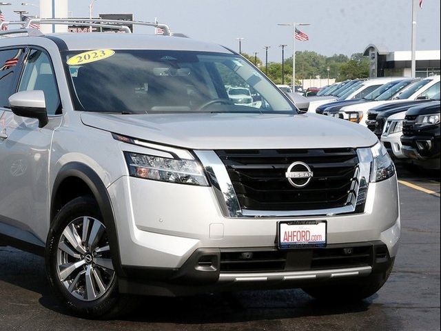 2023 Nissan Pathfinder SL