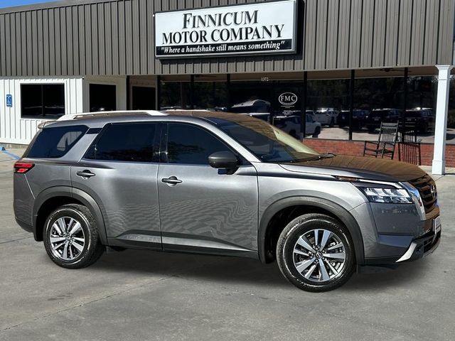 2023 Nissan Pathfinder SL