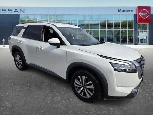 2023 Nissan Pathfinder SL