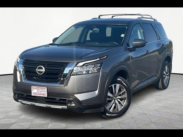 2023 Nissan Pathfinder SL