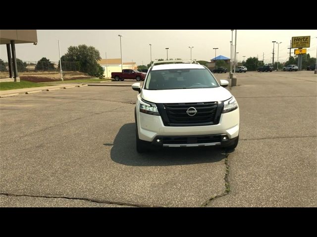 2023 Nissan Pathfinder SL