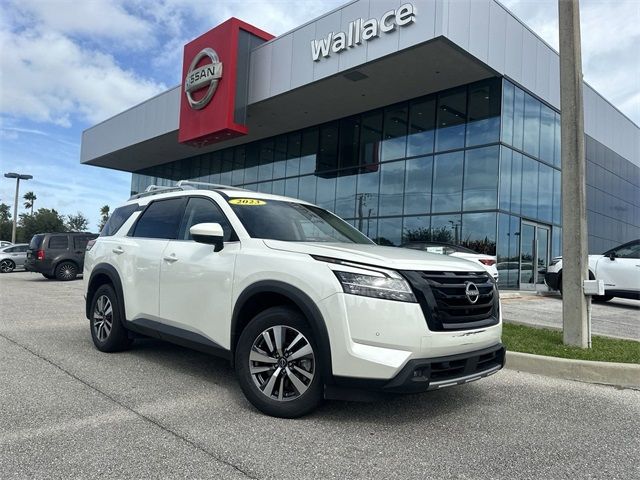 2023 Nissan Pathfinder SL