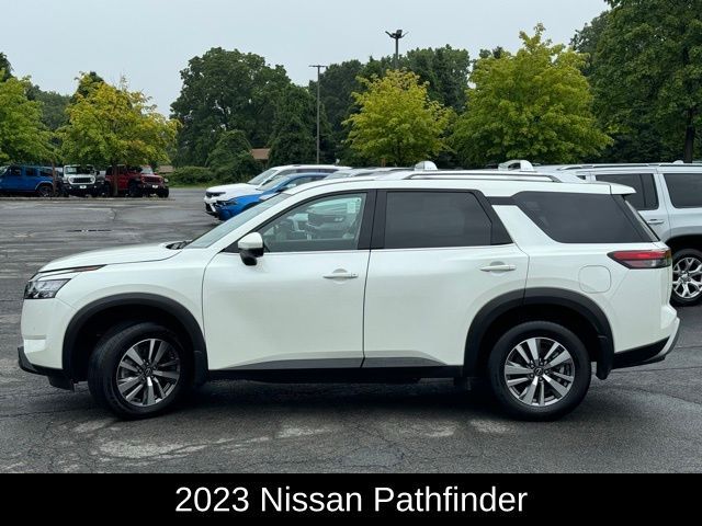 2023 Nissan Pathfinder SL