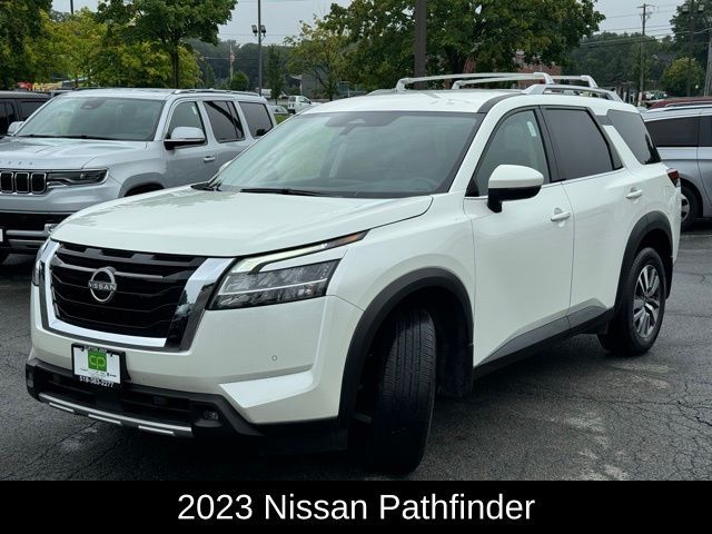 2023 Nissan Pathfinder SL