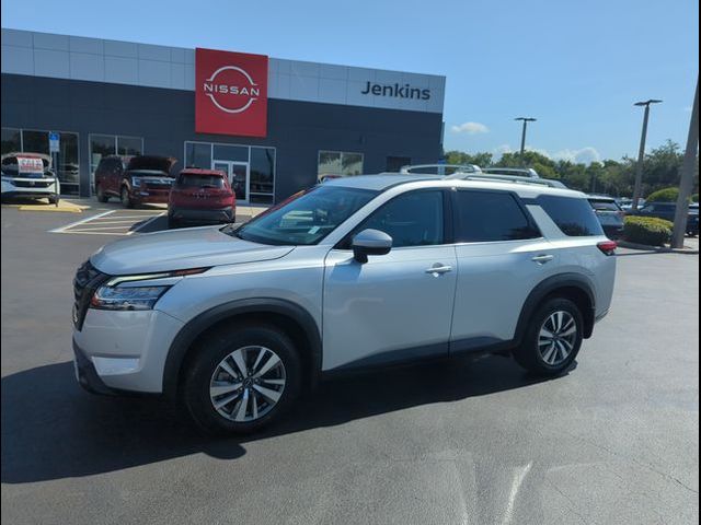2023 Nissan Pathfinder SL