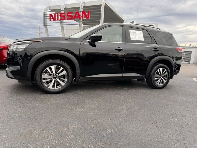 2023 Nissan Pathfinder SL