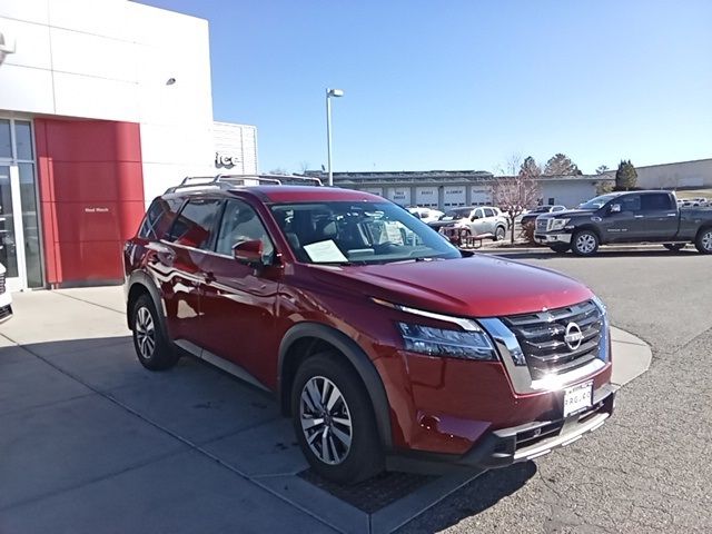 2023 Nissan Pathfinder SL