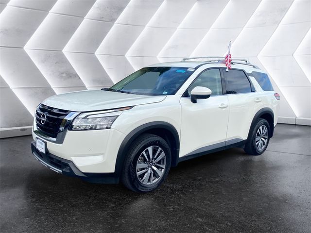 2023 Nissan Pathfinder SL