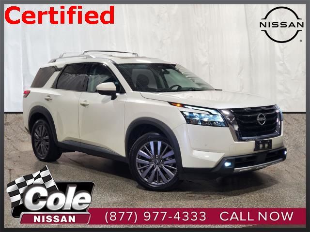 2023 Nissan Pathfinder SL