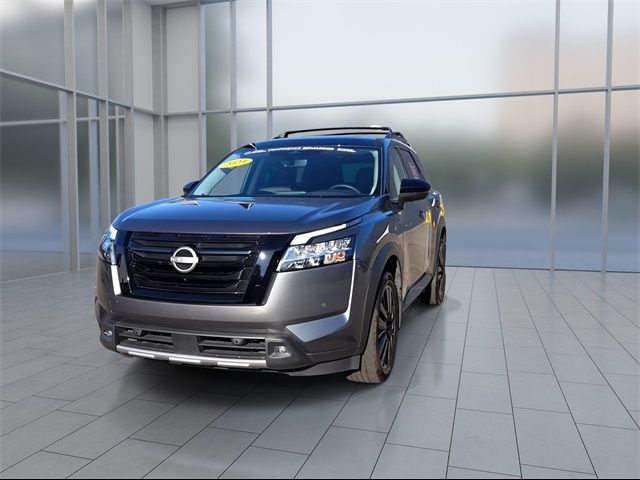 2023 Nissan Pathfinder SL