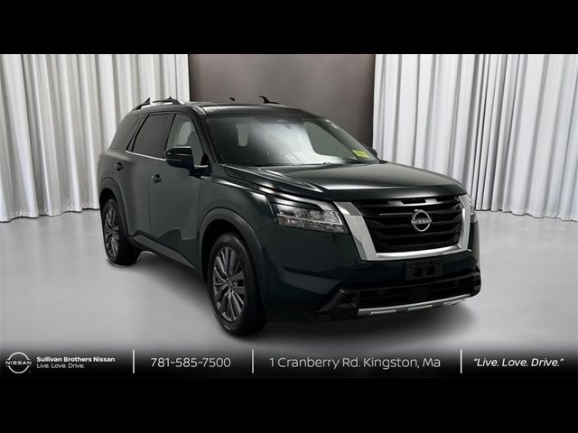 2023 Nissan Pathfinder SL