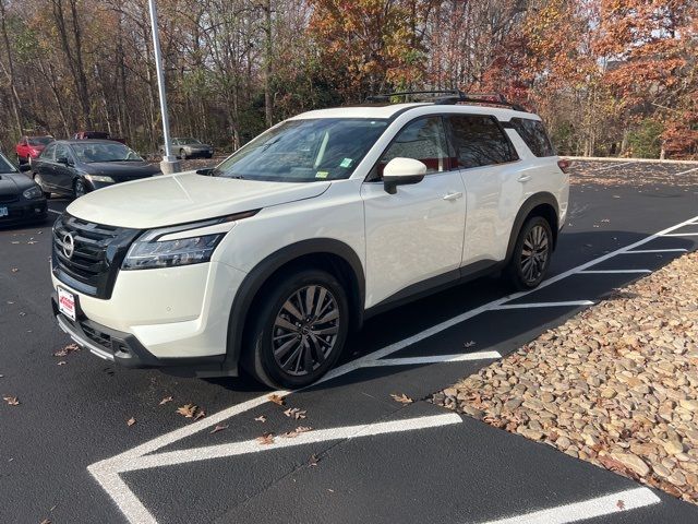 2023 Nissan Pathfinder SL