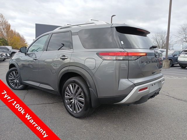 2023 Nissan Pathfinder SL