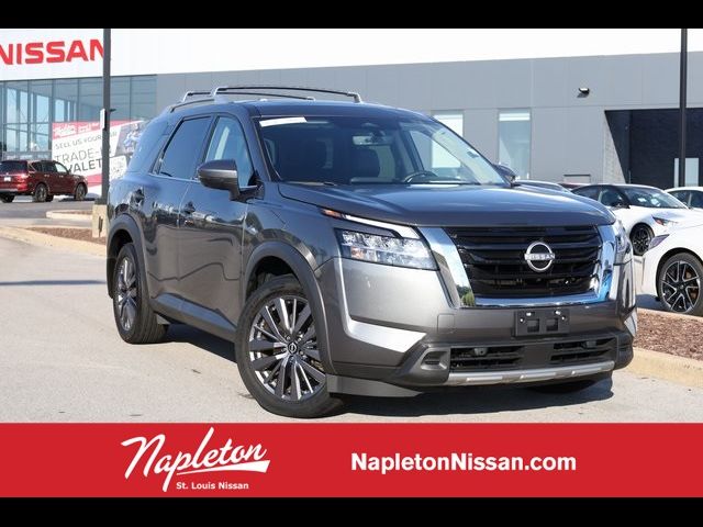 2023 Nissan Pathfinder SL