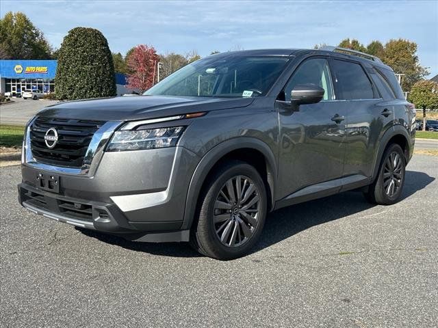 2023 Nissan Pathfinder SL