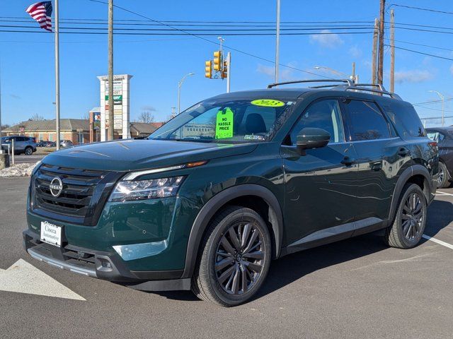 2023 Nissan Pathfinder SL