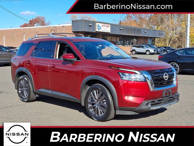 2023 Nissan Pathfinder SL