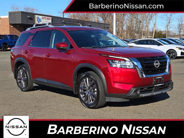 2023 Nissan Pathfinder SL