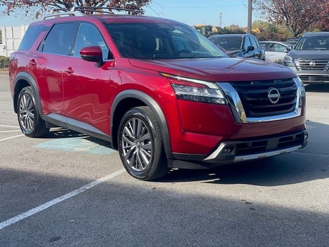 2023 Nissan Pathfinder SL