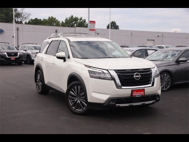 2023 Nissan Pathfinder SL