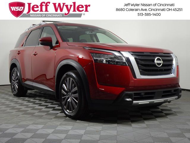 2023 Nissan Pathfinder SL