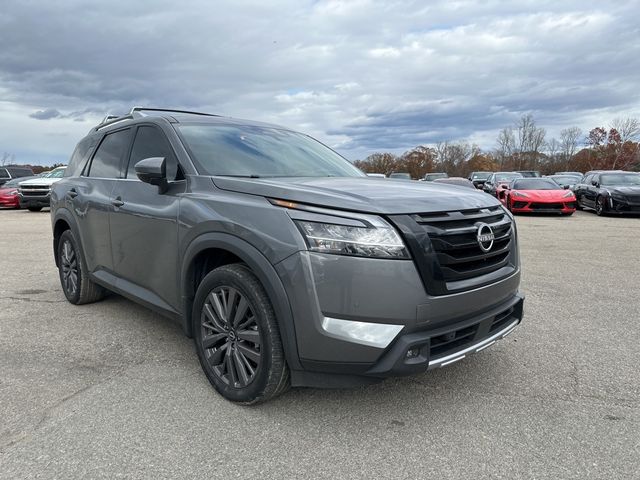 2023 Nissan Pathfinder SL