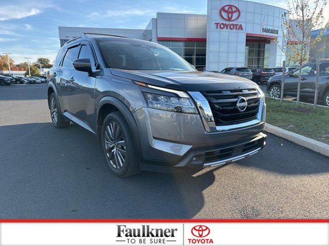 2023 Nissan Pathfinder SL