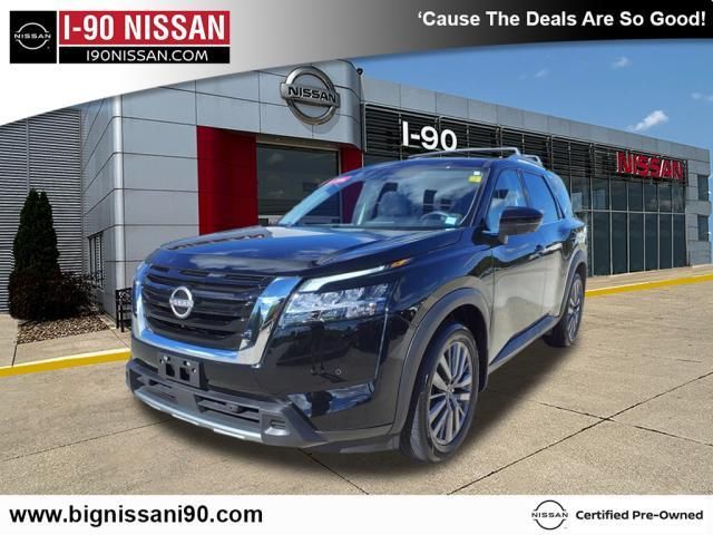 2023 Nissan Pathfinder SL