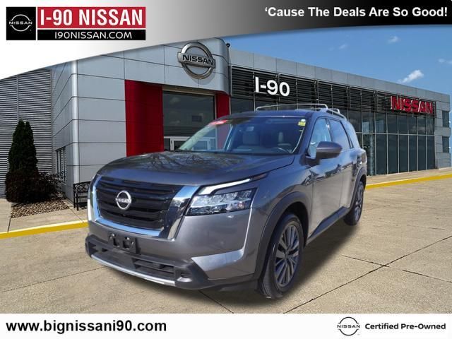 2023 Nissan Pathfinder SL