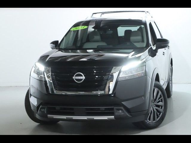 2023 Nissan Pathfinder SL