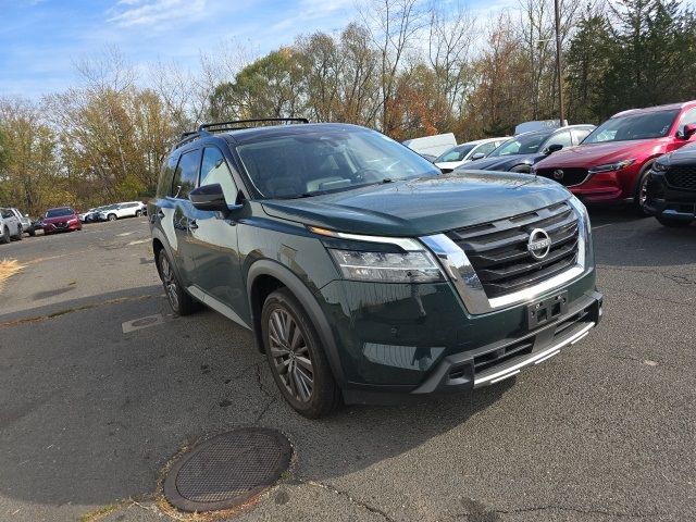 2023 Nissan Pathfinder SL