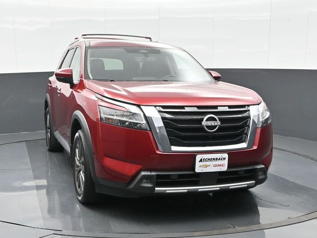 2023 Nissan Pathfinder SL