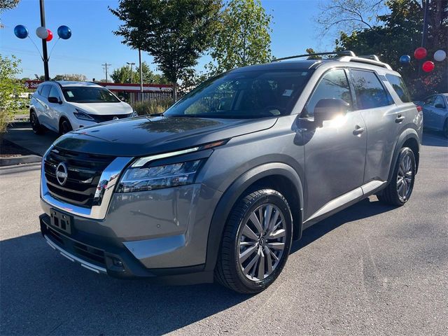 2023 Nissan Pathfinder SL