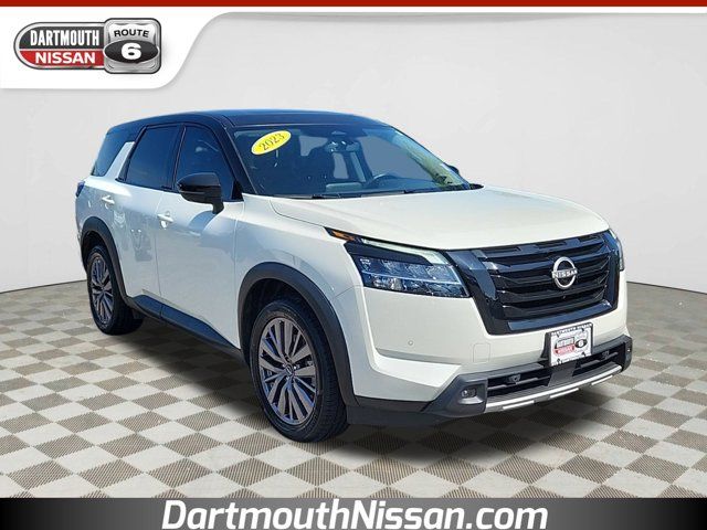 2023 Nissan Pathfinder SL