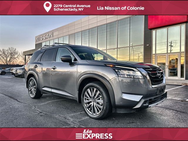 2023 Nissan Pathfinder SL