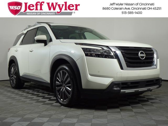 2023 Nissan Pathfinder SL