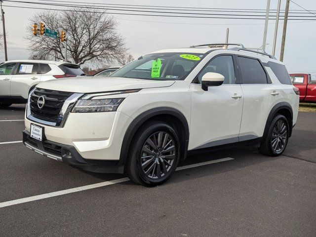 2023 Nissan Pathfinder SL