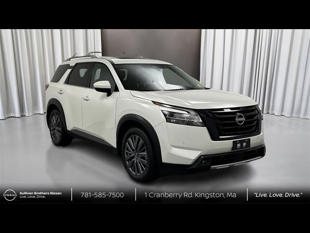 2023 Nissan Pathfinder SL