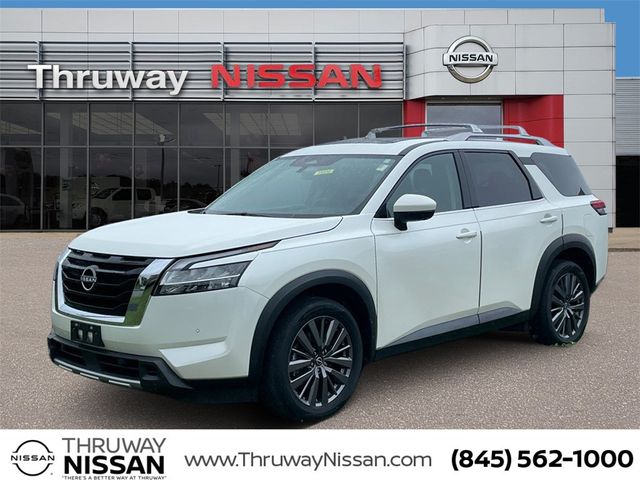 2023 Nissan Pathfinder SL