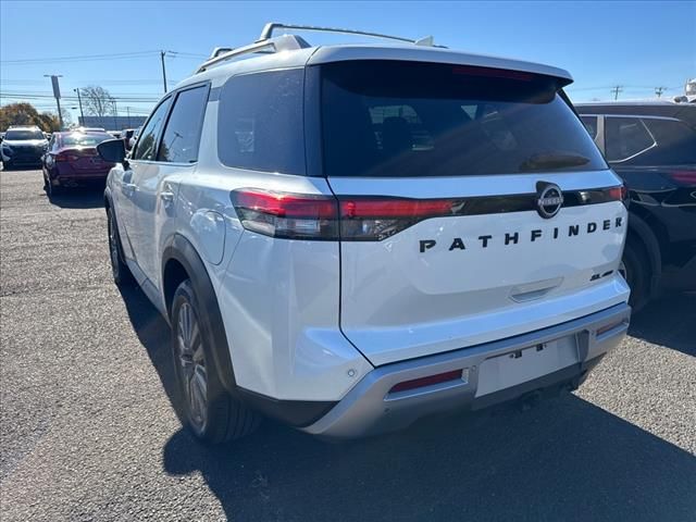 2023 Nissan Pathfinder SL