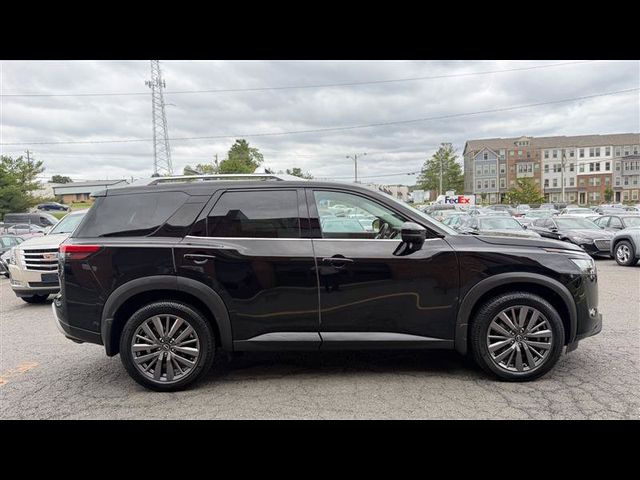 2023 Nissan Pathfinder SL