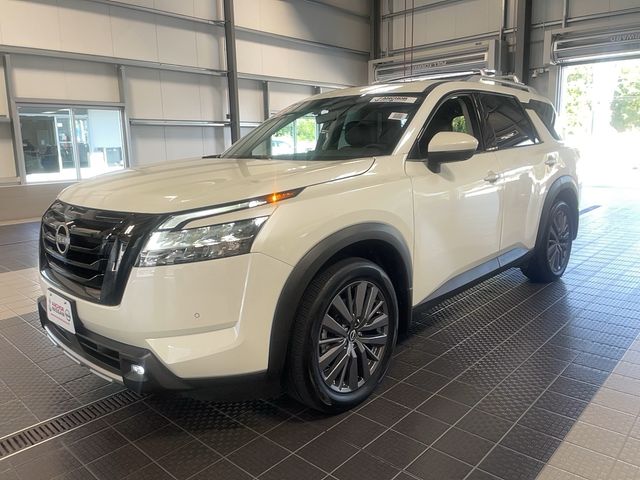 2023 Nissan Pathfinder SL